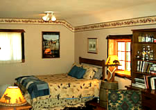 Second bedroom in O'Hair cabin